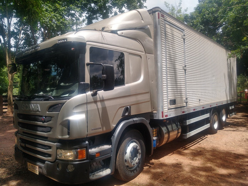 Scânia P 310 B6x2/15/16 Com Baú Km 67.215,9