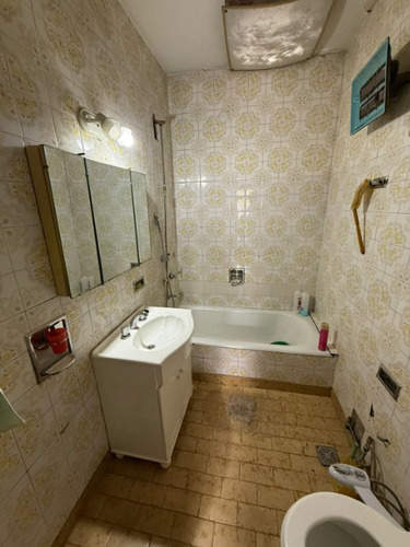 Casa En Venta En Ramos Mejia Sur 3 Ambientes Con Enorme Patio Mas Local Al Frente