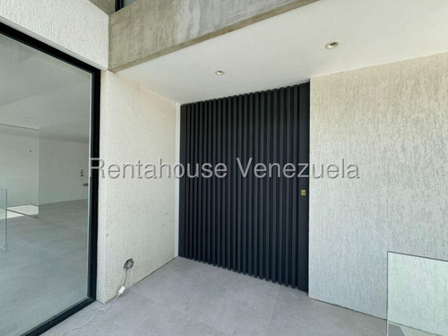 Ana Torres. Casa Dúplex En Venta 2518155 En Prados Del Este