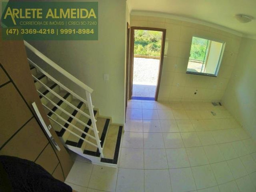 Imagem 8 de 15 de Casa No Bairro Bombas Em Bombinhas Sc - 865