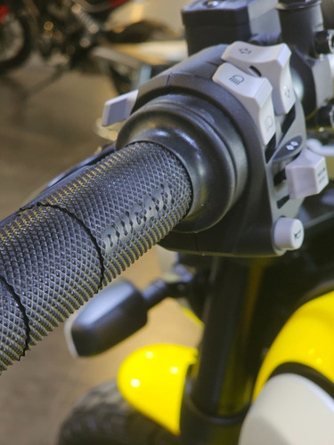 Imagen 7 de 25 de Ducati Scrambler Icon 800 0km No Triumph Street Twin