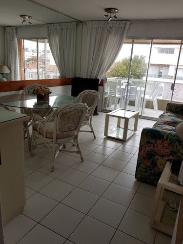 Apartamento En Alquiler Por Temporada De 2 Dormitorios  En Península (ref: Zen-14187)