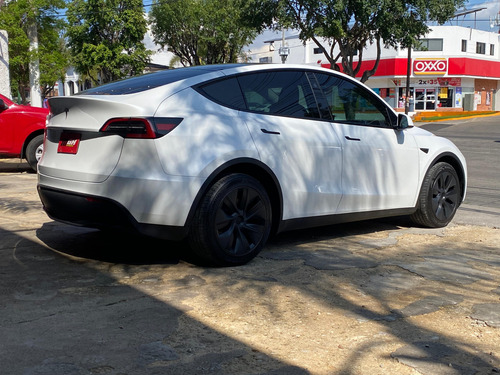 Tesla MODEL Y 0.0 Rwd