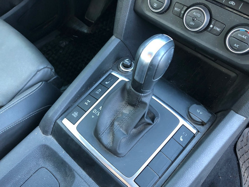 Imagen 21 de 25 de Volkswagen Amarok 2.0 Highline 4x4 At Año 2019 - Liv Motors