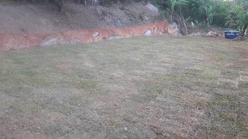 Chacará Para Temporada Com Piscina E Campo De Futebol