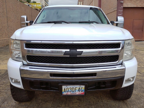 Imagen 2 de 17 de Chevrolet Silverado Ls 4x2 - Automatica