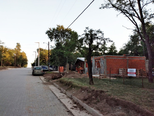 Imagen 3 de 3 de Terreno 300m2 Sobre Avenida Principal