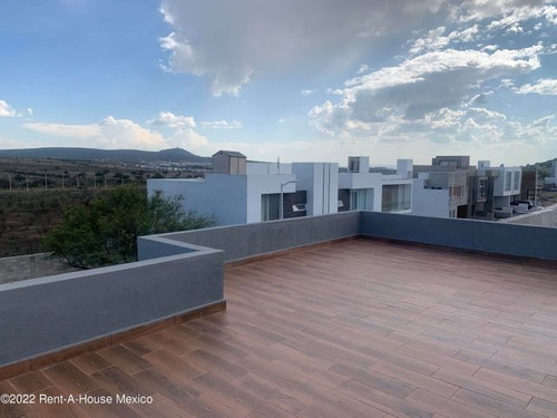 Imagen 12 de 30 de Renta Casa En El Refugio Con Roof Garden