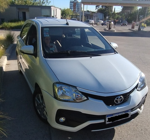 Toyota Etios 1.5 sedan XLS 6M/T