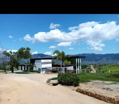 Lote y casalote en venta