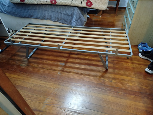 Cama Auxiliar Carrito Con Rueditas Liquido Plateado Carroto (Usado)