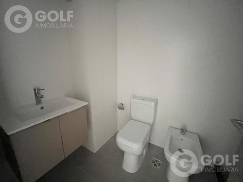Venta Y Alquiler De Apartamento De 1 Dormitorio Con Terraza Y Patio En Pocitos