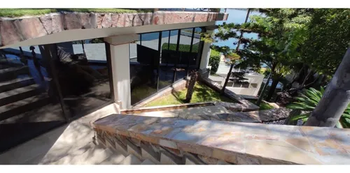 Residencia En Venta A Orilla Del Lago Yutti