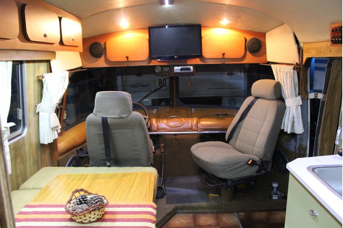 Imagen 3 de 9 de Alquiler De Motorhome (con Chofer)