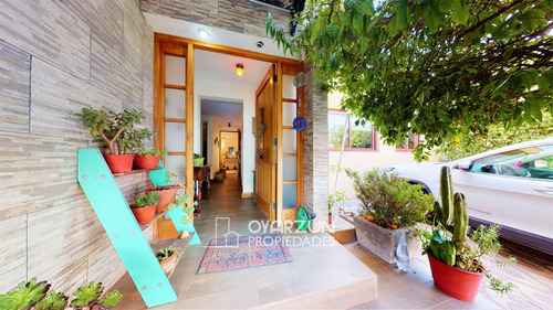 Casa En Venta En Condominio De 4 Dormitorios 4 Baños 2 E