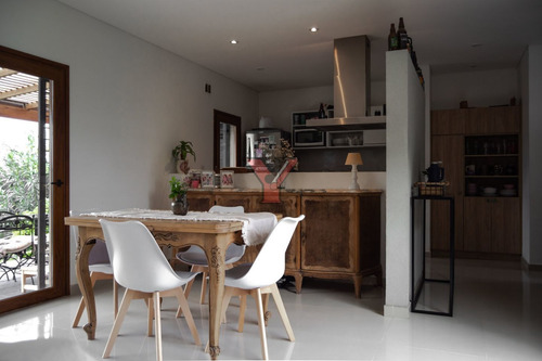 Imagen 6 de 26 de Casa En Venta En 475 Entre 7 Y 7bis
