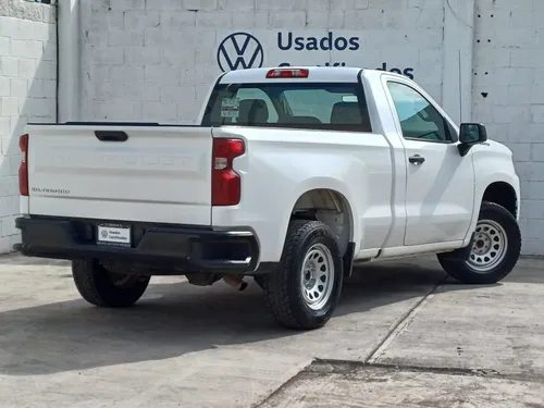 Chevrolet Silverado 4.3 V6 1500 WT Cabina Regular 4x2 At