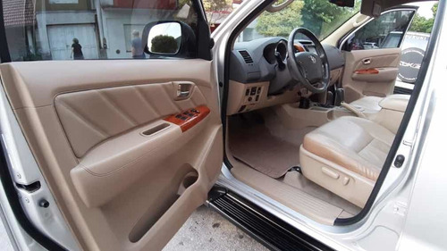 Toyota Sw4 3.0 I Srv At C/cuero 4x4 (2009) 2010
