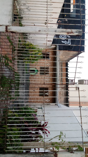 Vendo Casa De 1 Dormitório / Ponto Bom Para Comércio