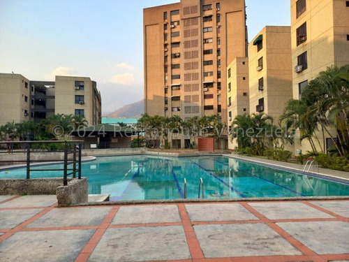 Se Vende Apartamento Remodelado En El Vaquera, Guarenas. 24-21062