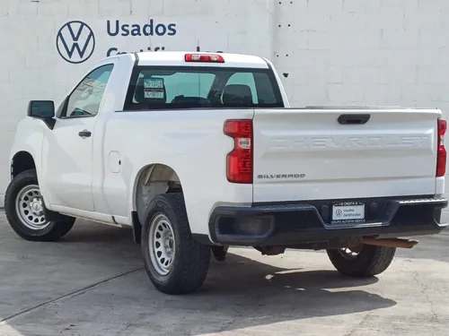 Chevrolet Silverado 4.3 V6 1500 WT Cabina Regular 4x2 At