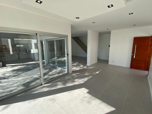 Imagen 2 de 30 de Casa En Venta - 3 Dormitorios - Micro Housing - Villa Belgrano