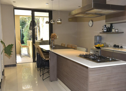 Imagen 10 de 20 de Casa - Barrio Parque Leloir