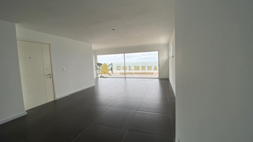 Pent-house Con Excelente Vista A Rambla De La Brava - Con Balcon Y Terraza.- Ref: 3000