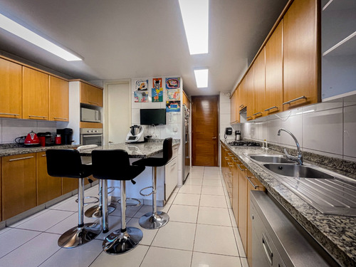 470 M2. Sofisticado Dúplex Amoblado-con Gran Jardín-5d+4b