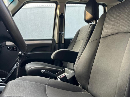 Mahindra Pik Up Pick Up refresh DC 4X2 MT FULL