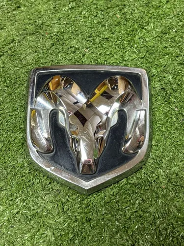 Emblema De Compuerta Ram (Usado)