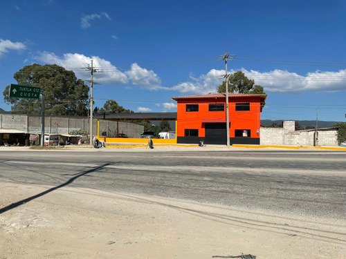 Extenso Terreno Con Contrucción En Sancristóbal.