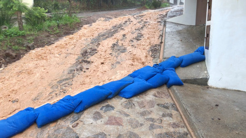 Imagen 5 de 5 de Paq 6 Barreras Para Evitar Inundaciones Stopi Diamante Plus