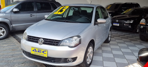 Volkswagen Polo Sedan 1.6 Vht Comfortline Total Flex 4p