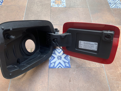Tapa De Gasolina Seat Ibiza 2018-2023 Rojo (Usado)