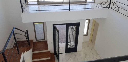 Imagen 11 de 21 de Imponente Casa Al Rio De Mas De 500 Mts Cubiertos - San Benito
