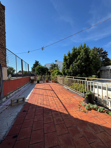 Hermosa Casa En Venta. Planta Alta En Calle La Rioja