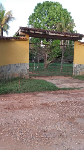 Imagen 2 de 30 de Armando Ortunio Sky Group Finca Con Piscina En Barrera