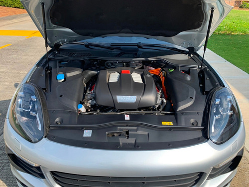 Porsche Cayenne S E-hybrid Platinum Edition Runout Package