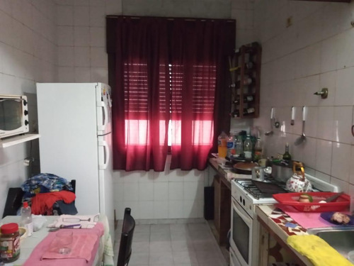Imagen 8 de 18 de Casa Con Deptos. - Villa Sarmiento