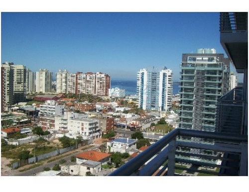 Apartamento En Brava, 1 Dormitorios *- Ref: 1240