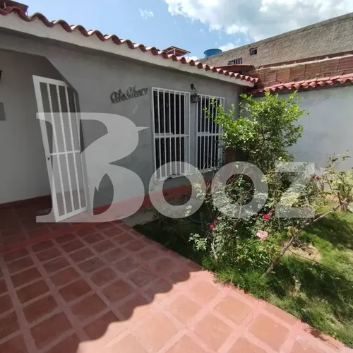 Venta De Casa, Urb Las Rosas