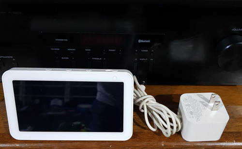 Bocina Amazon Echo Show Generación 1 Con Entrada Auxiliar Blanco (Usado)
