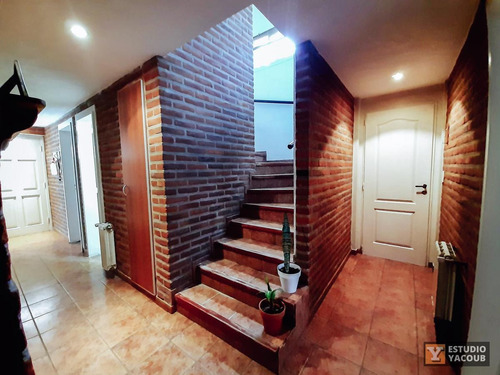 Imagen 18 de 30 de Casa 3 Dormitorios 3 Baños 2 Cocheras 1 Patio 196 Mts 2 Totales - Manuel B Gonnet