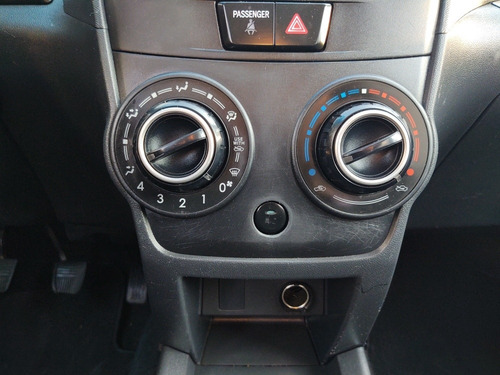 Imagen 10 de 15 de Toyota Avanza 2017 1.5 Cargo Mt