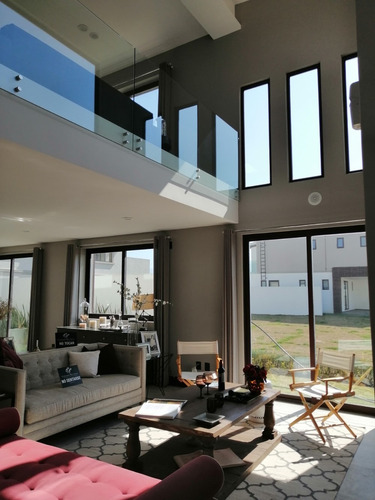 Imagen 5 de 14 de Casa Almonzor - 4 Recámaras Con Baño Completo Y Vestidores