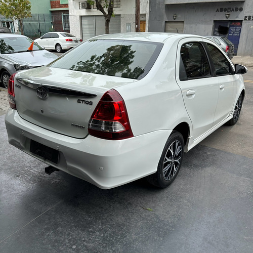 Toyota Etios 1.5 Platinum At