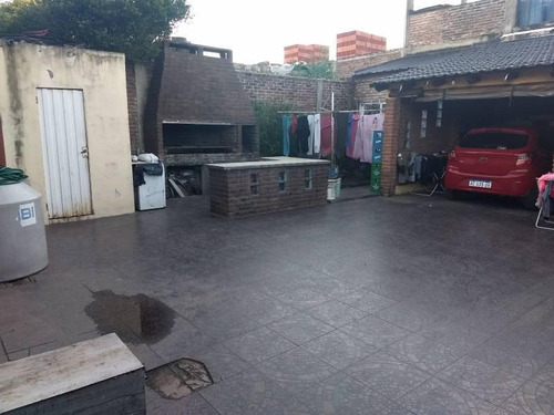 Imagen 14 de 24 de Amplia Propiedad Con Casa , Departamento Y Quincho.