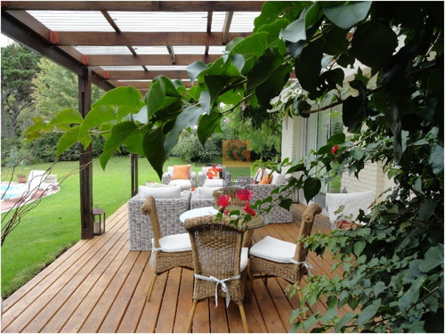 Zona Golff, Casa En Excelente Estado- Ref: 8756