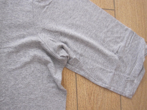 Remera Gris , Lentejuelas Negras Manga 3/4 The Designer T:m